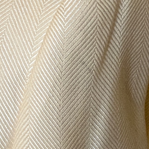 Vintage Louis Feraud Power Suit in Cream Wool - classic timeless piece - Picture 10 of 11